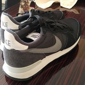 Nike Internationalist